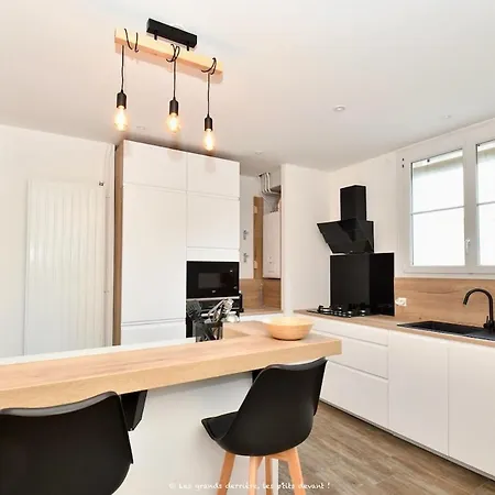 Aunis Bas Apartment *